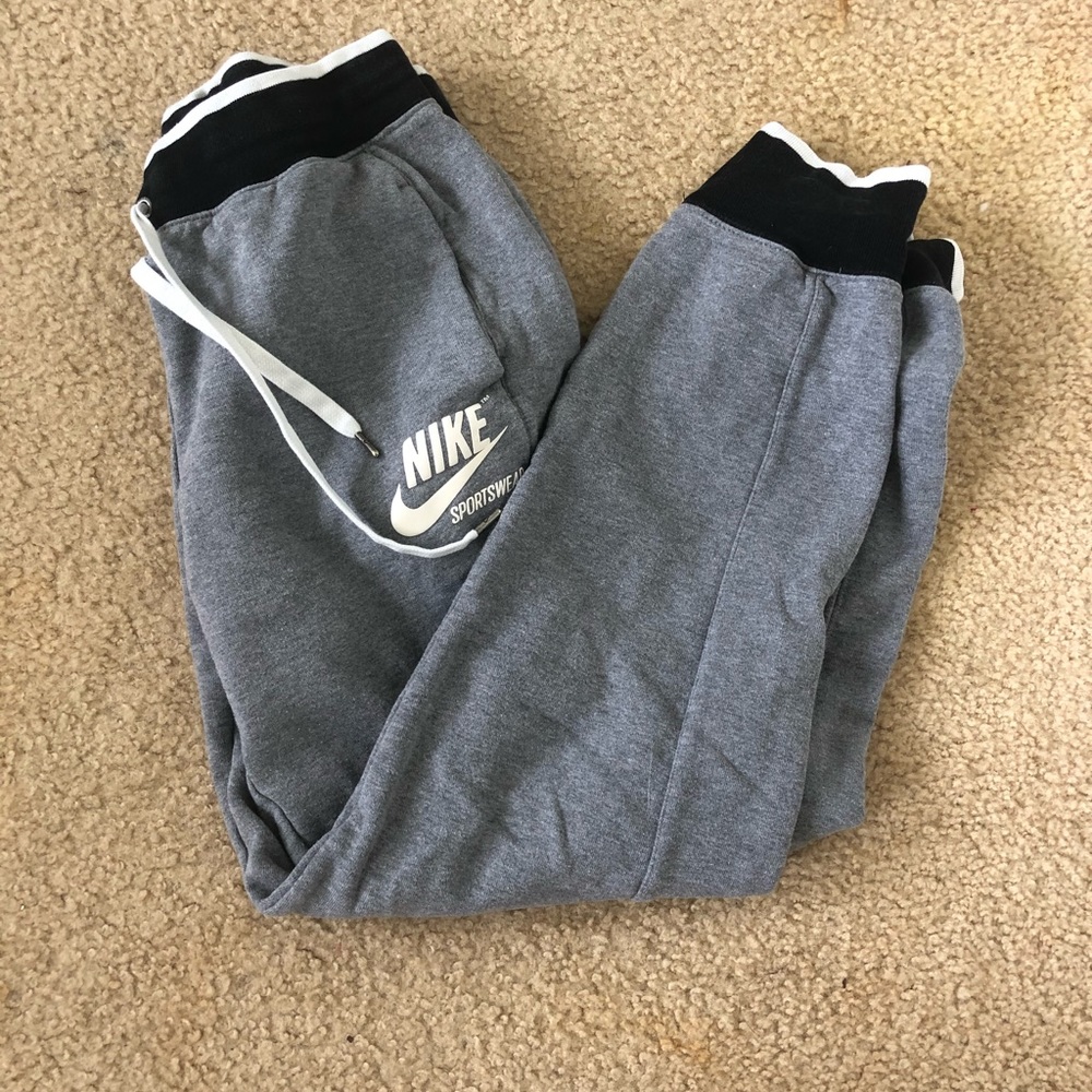 Gray nike joggers